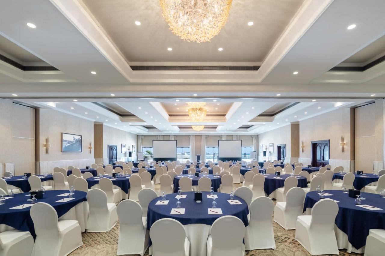 Crowne Plaza Muscat By Ihg Hotell Eksteriør bilde